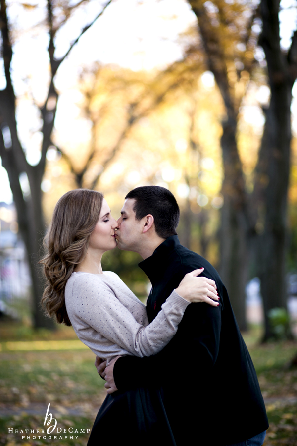 Heather DeCamp is a chicago wedding photographer; fall engagement photos