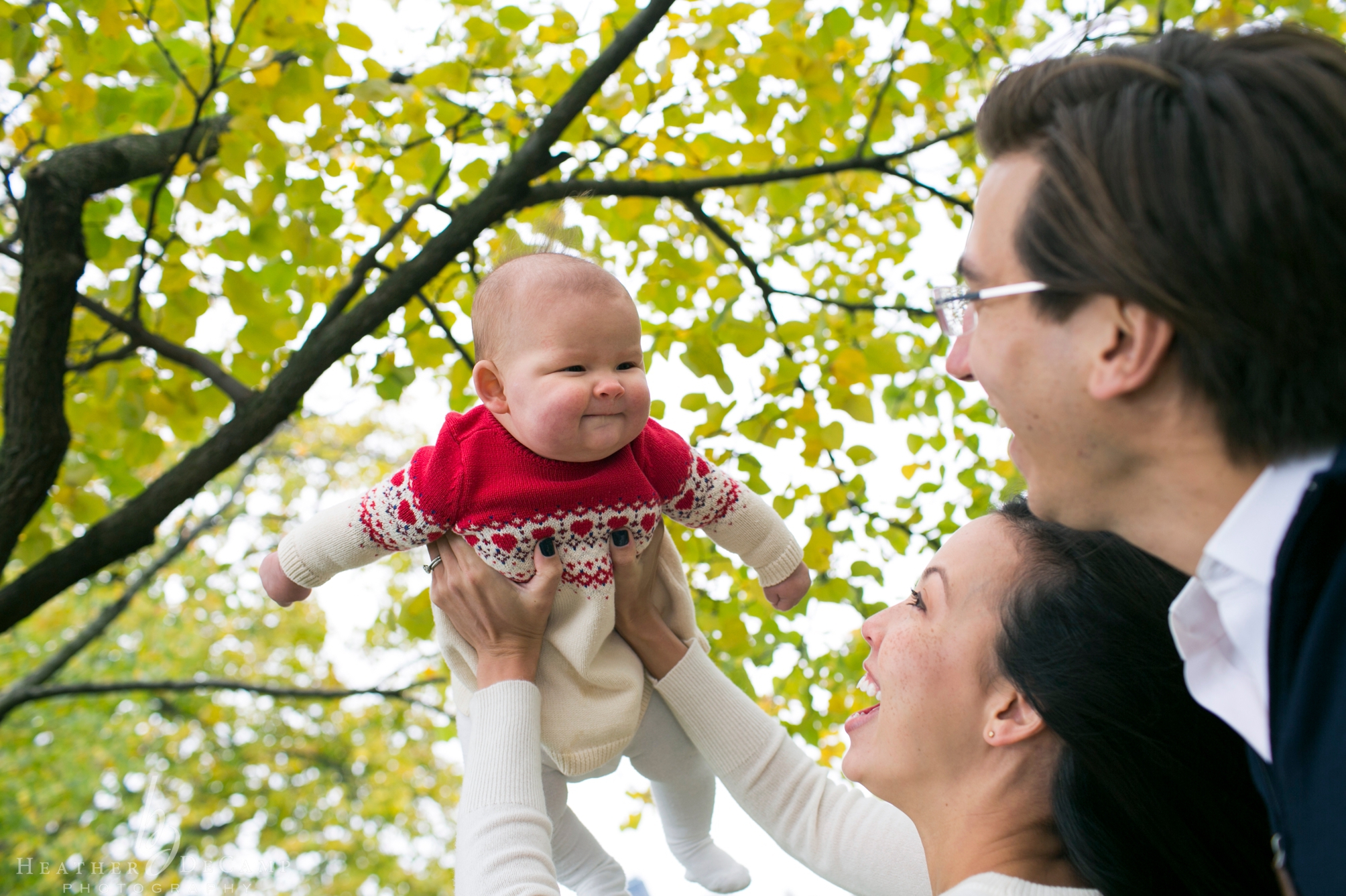 Heather DeCamp is a Chicago Family and newborn Photographer.  Chicago Fall Family photography at Lincoln Park