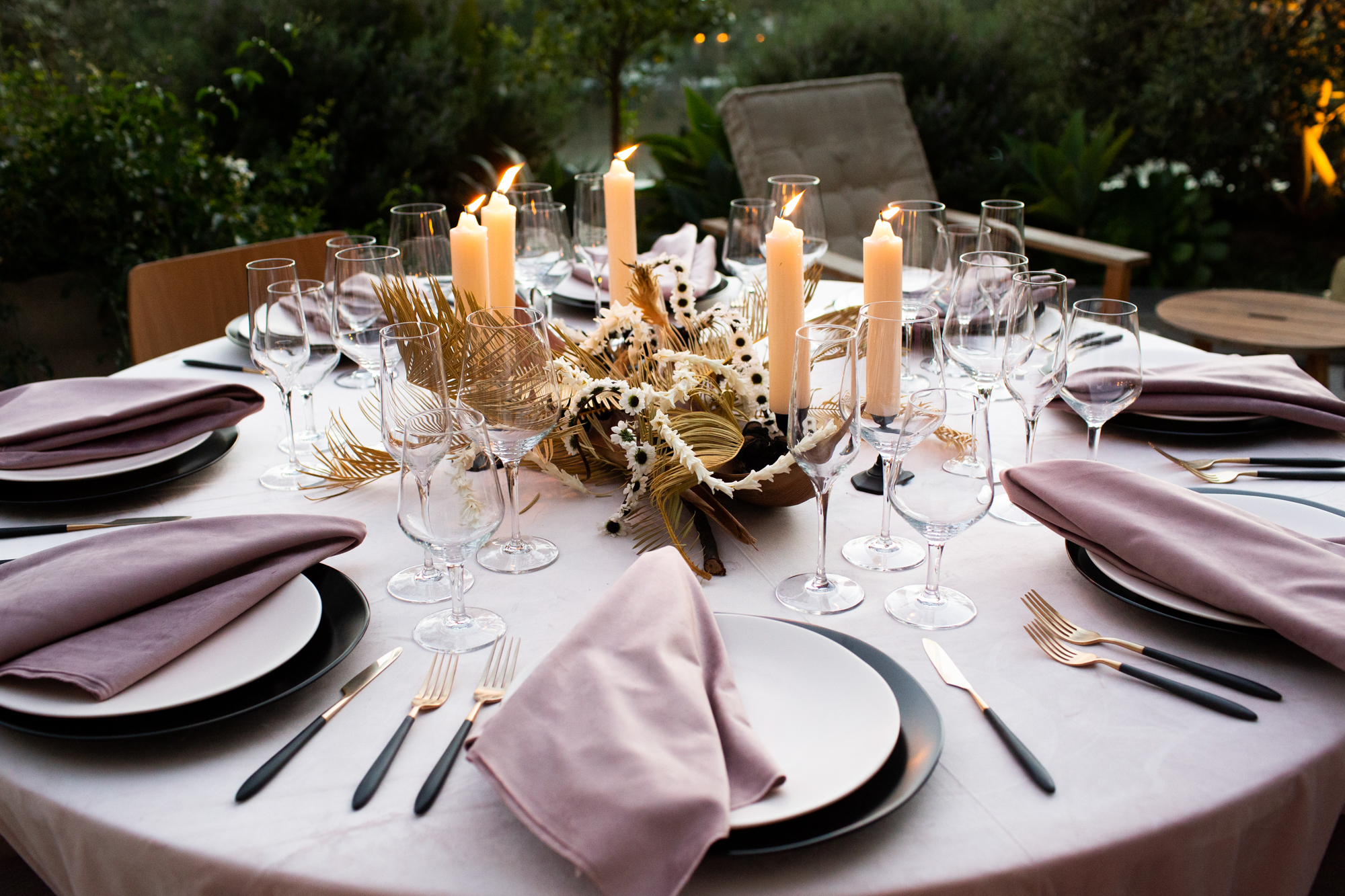 table setting for wedding in los angeles