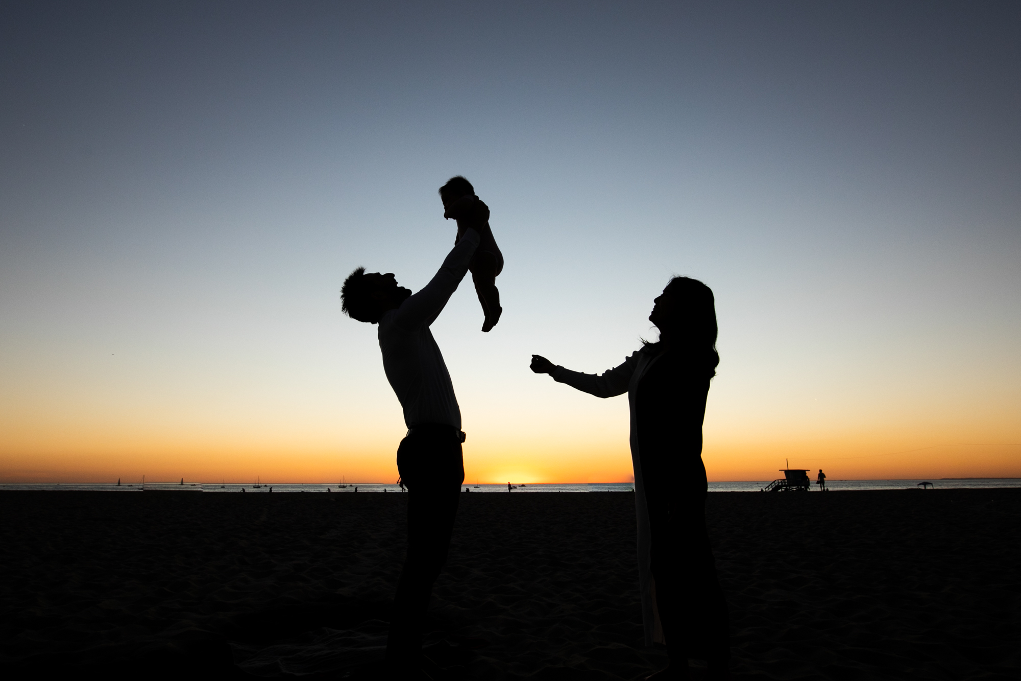 family photoshoot sunset los angeles beach