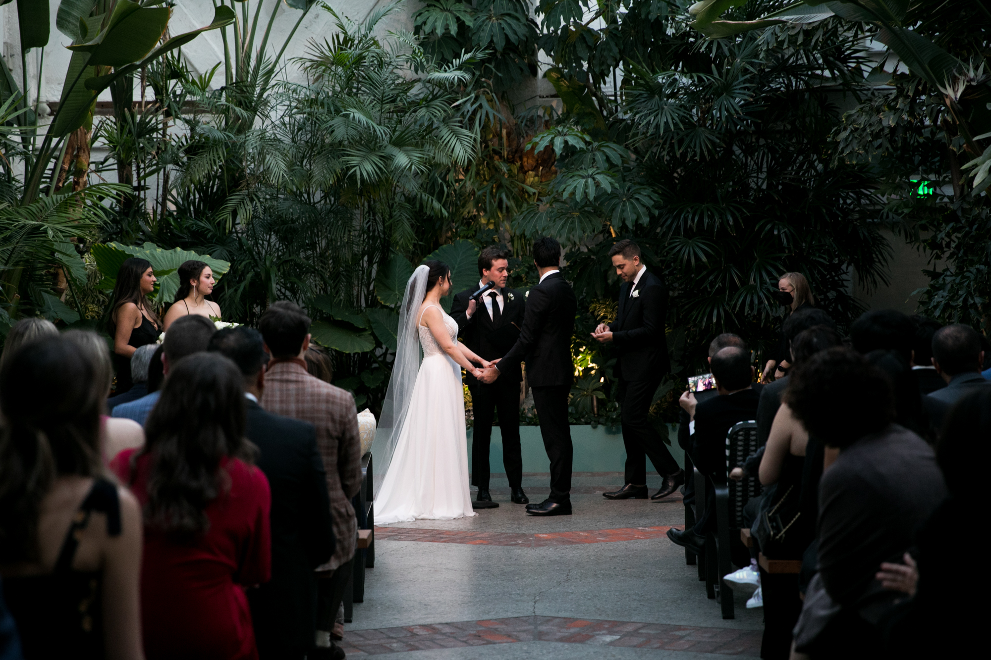 couple gets married the Valentine DTLA